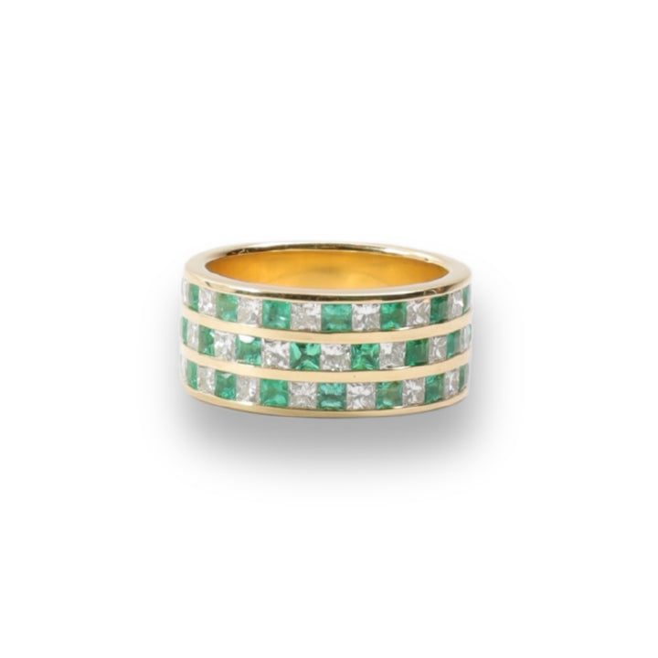 Checkered Ring in Emerald & Diamond